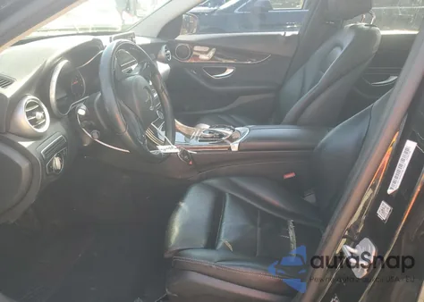 2016 Mercedes-Benz C 300 4Matic z USA, uszkodzony, nr VIN WDDWF4KB0GR135568